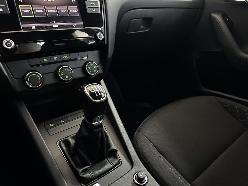 Škoda Octavia (2018) 1.0 TSI 85 KW - CZ - fotka 13 z 22