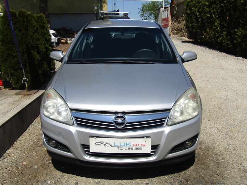 Opel Astra (2007) 1.8 16V AUTOMAT - fotka 6 z 35