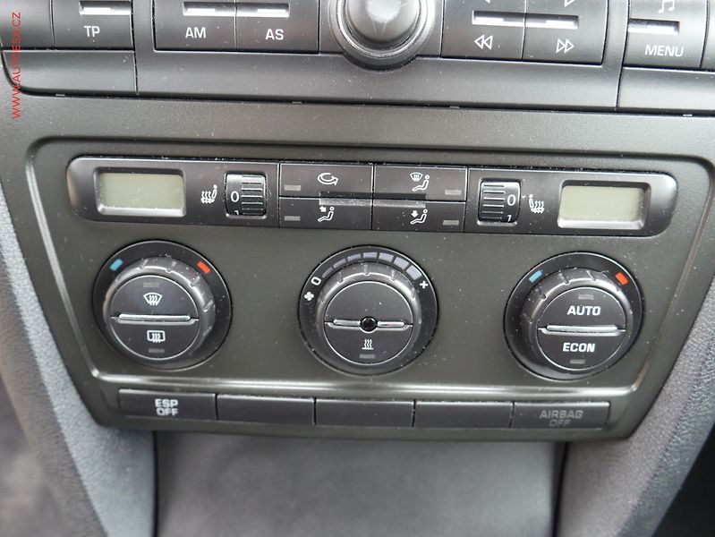 Škoda Octavia (2006) 2.0 FSI, nez.topení - fotka 14 z 20