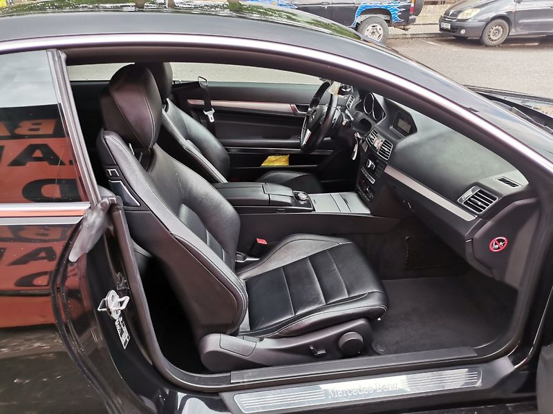 Mercedes-Benz Třídy E (2013) 2.0i Turbo 155kw 250 Sport LED - fotka 14 z 28