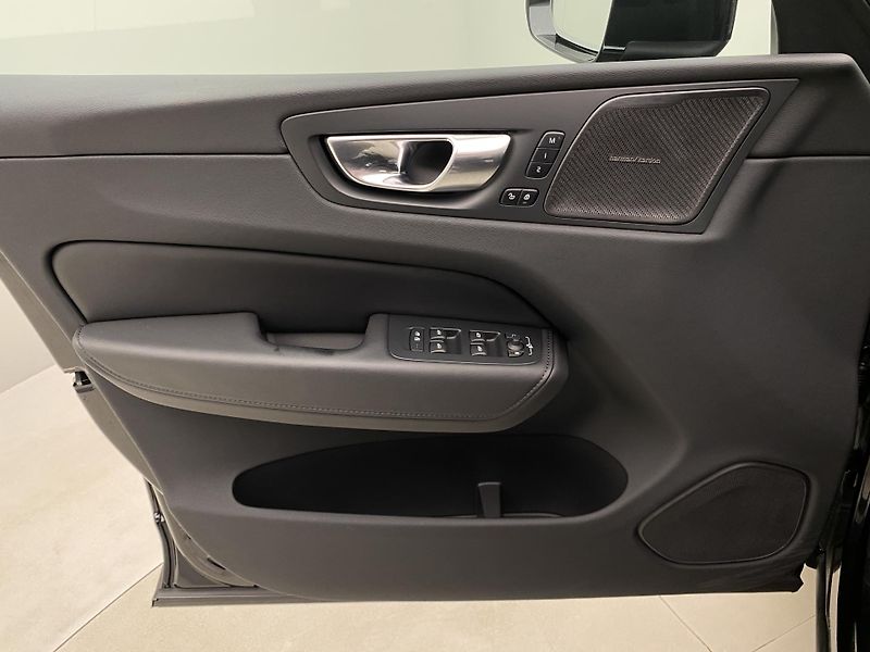 Volvo XC60 B4 AWD BRIGHT PLUS AUT - fotka 7 z 58