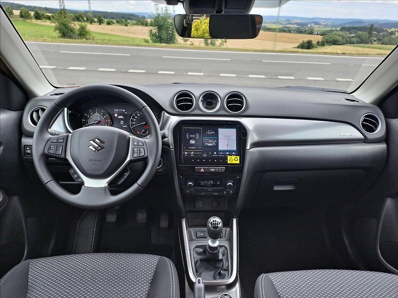 Suzuki Vitara (2026) 1,4 Premium AllGrip - fotka 15 z 17