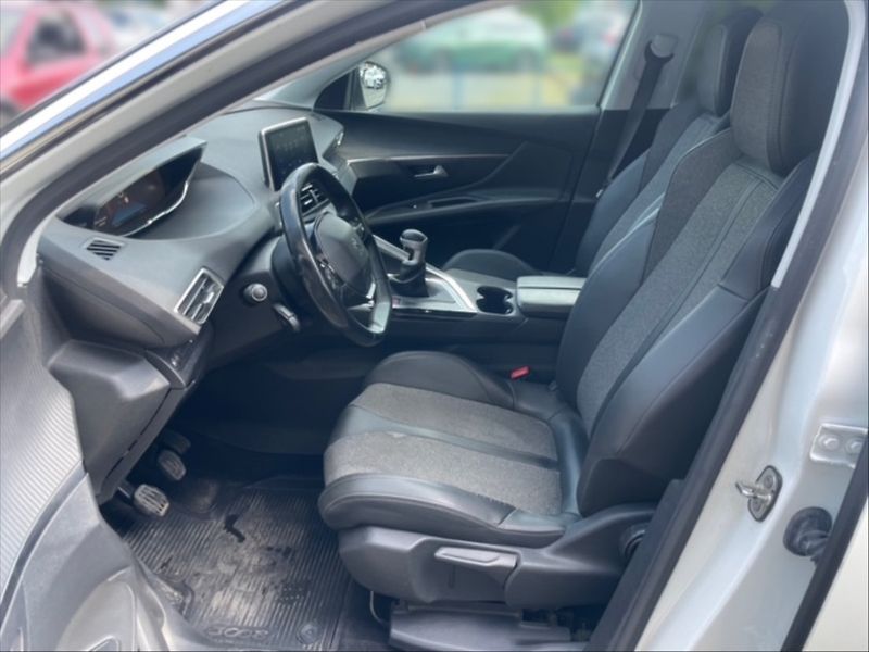 Peugeot 3008 1,5 bHDi 130 Allure - fotka 7 z 11