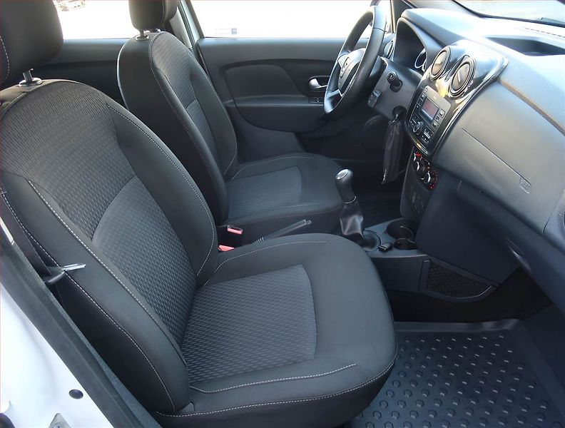 Dacia Sandero (2017) 1.2 16V - fotka 9 z 19