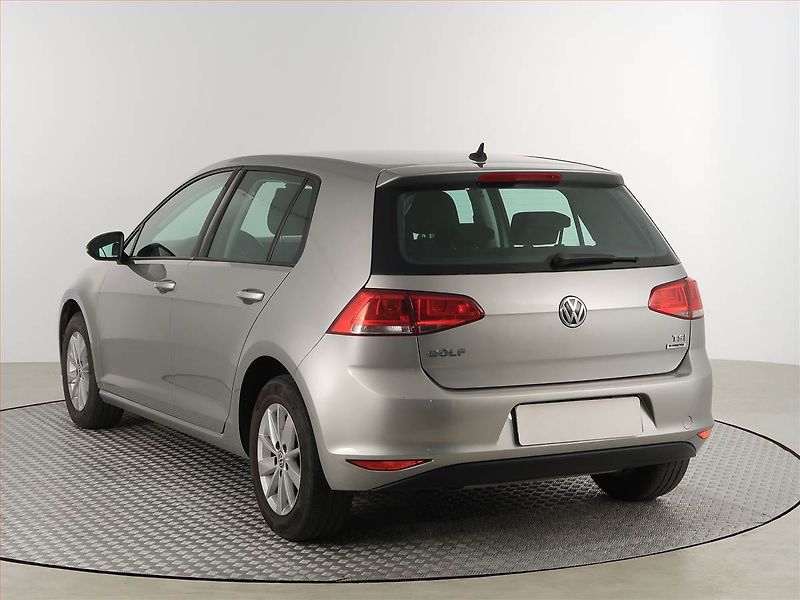 Volkswagen Golf (2016) 1.2 TSI, Tempomat - fotka 4 z 16