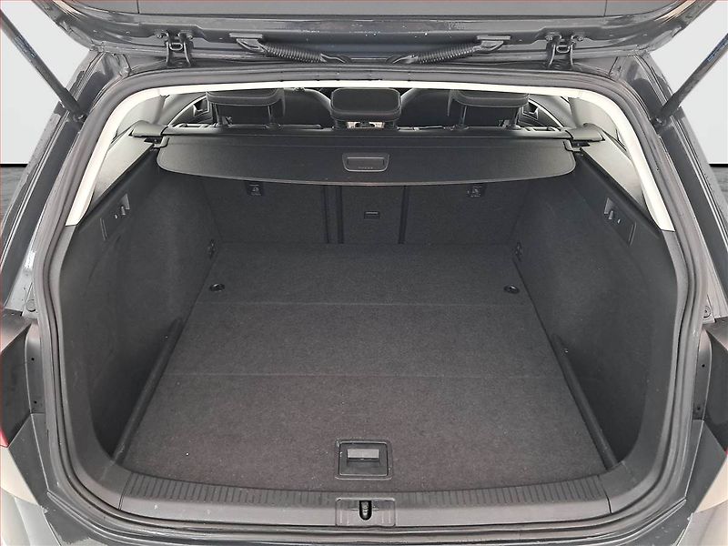 Volkswagen Golf (2017) 1.6 TDI, Serv.kniha, Xenony - fotka 14 z 19