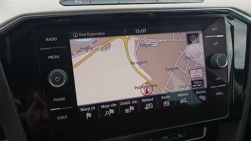 Volkswagen Passat (2018) 2.0 TDI DSG 110KW 144 TIS KM  - fotka 21 z 27