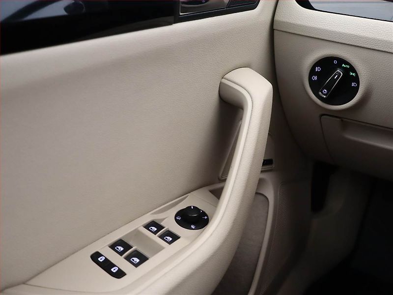 Škoda Superb (2019) Laurin&Klement 2.0 TDI 4x4 - fotka 14 z 23