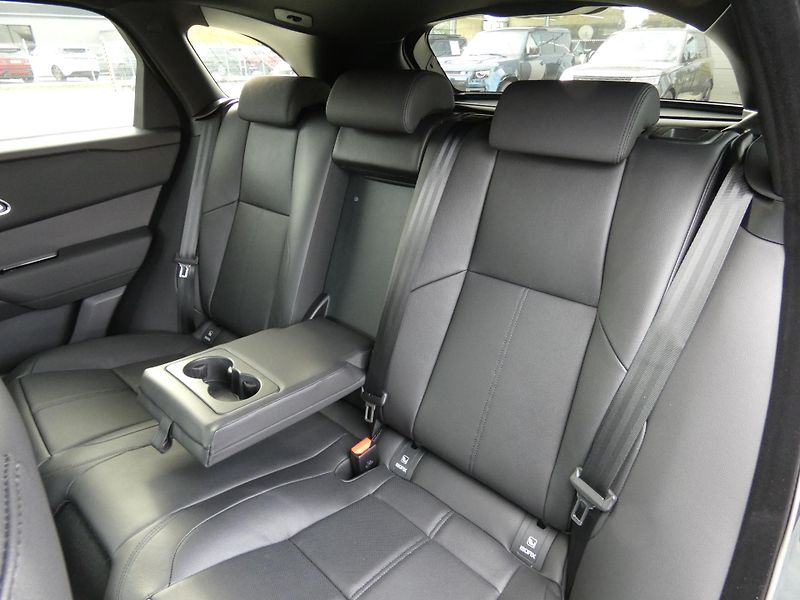Land Rover Range Rover Velar (2026) 2,0 S D200 - fotka 17 z 41