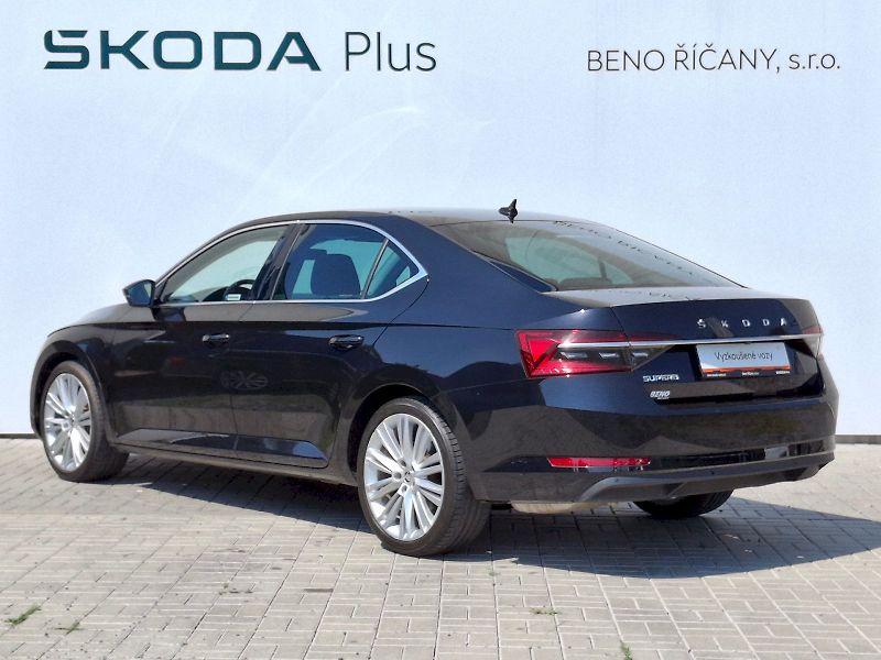 Škoda Superb (2022) Style Plus Top DSG 2,0TSi 140k - fotka 11 z 35