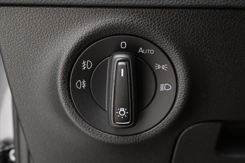 Škoda Karoq 2,0 TDI 85kW DSG EL.KUFR NAVI - fotka 26 z 31