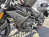CFMOTO 450 NK (2026) 2026) – 1.majitelka, ZÁRUKA 20 - náhled 11