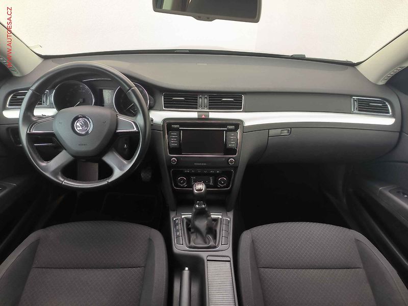 Škoda Superb (2015) 2.0 TDi, Bixenon, park.čidla - fotka 8 z 19
