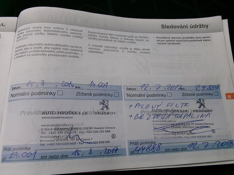Peugeot 2008 (2015) 1.2i 81kW KOUPENO ČR,1.MAJITEL - fotka 13 z 15