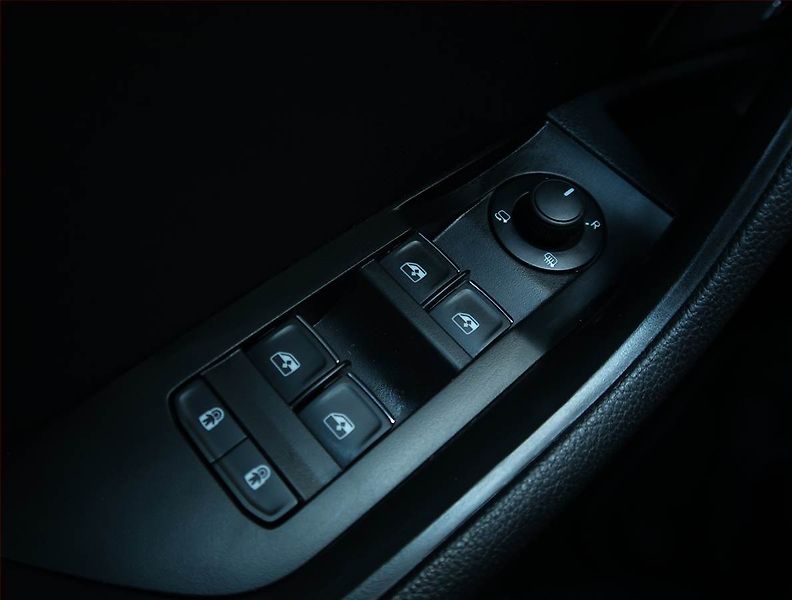 Škoda Superb (2019) Laurin&Klement 2.0 TDI, 4X4 - fotka 18 z 29