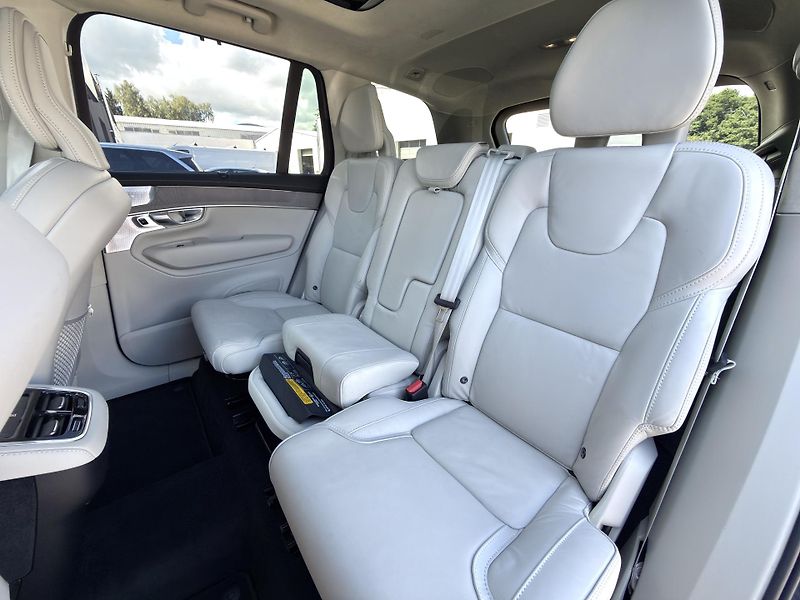 Volvo XC90 B5 AWD ULTRA BRIGHT // +kola  - fotka 16 z 61