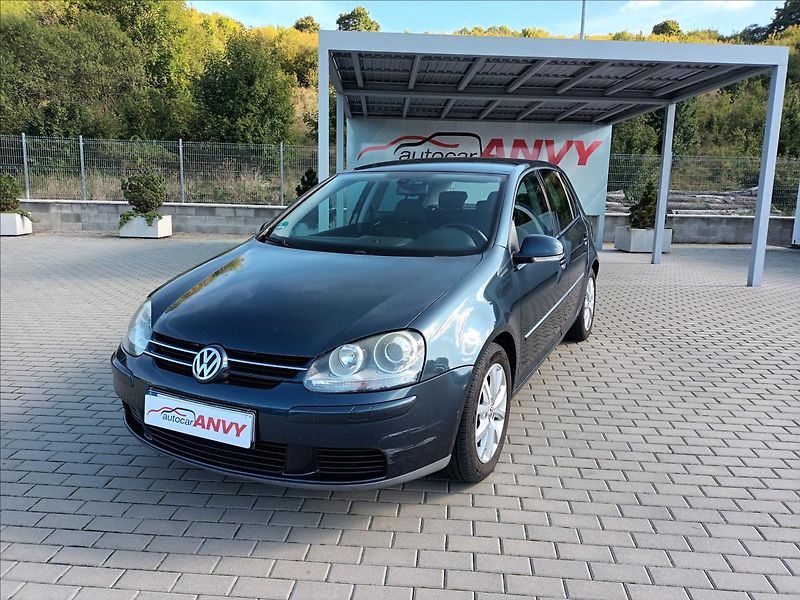 Volkswagen Golf 1,6 75kw,AUTOMAT,SERVISKA - fotka 1 z 35