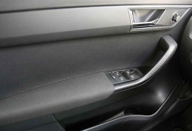 Škoda Fabia a Hyundai i20 (zleva).