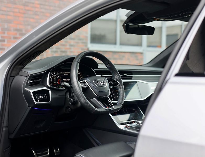 Audi RS 6 (2023) 4.0 TFSI V8 quattro Exclusive - fotka 31 z 49
