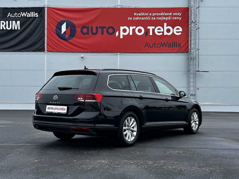 Volkswagen Passat 2.0TDI DSG 110kW Business DPH - fotka 4 z 25