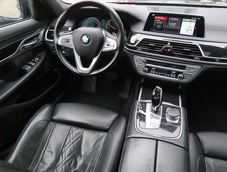 BMW Řada 7 (2019) 730 Ld xDrive - fotka 7 z 14