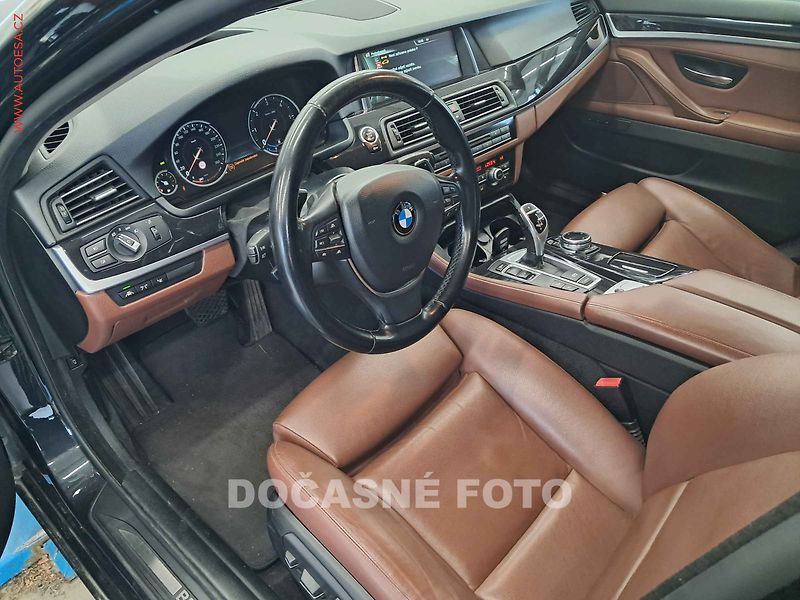 BMW Řada 5 (2014) 3.0D xD, ČR, AT, navi, LED - fotka 3 z 3