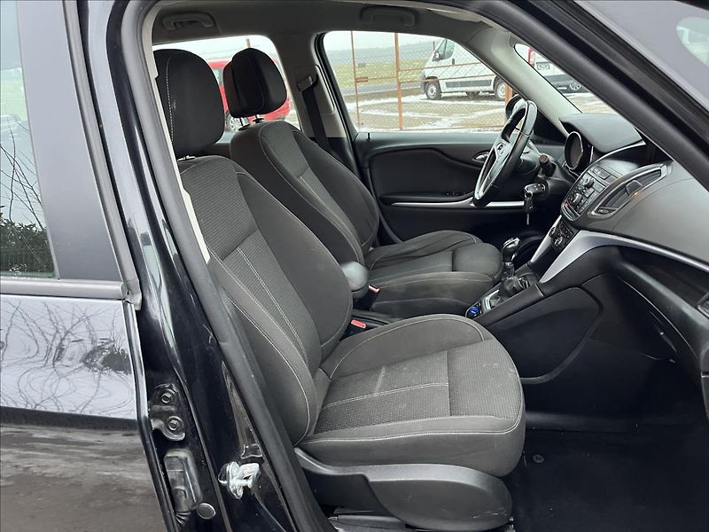 Opel Zafira 1,6 CDTi 100KW TOURER 2xKOLA - fotka 11 z 39