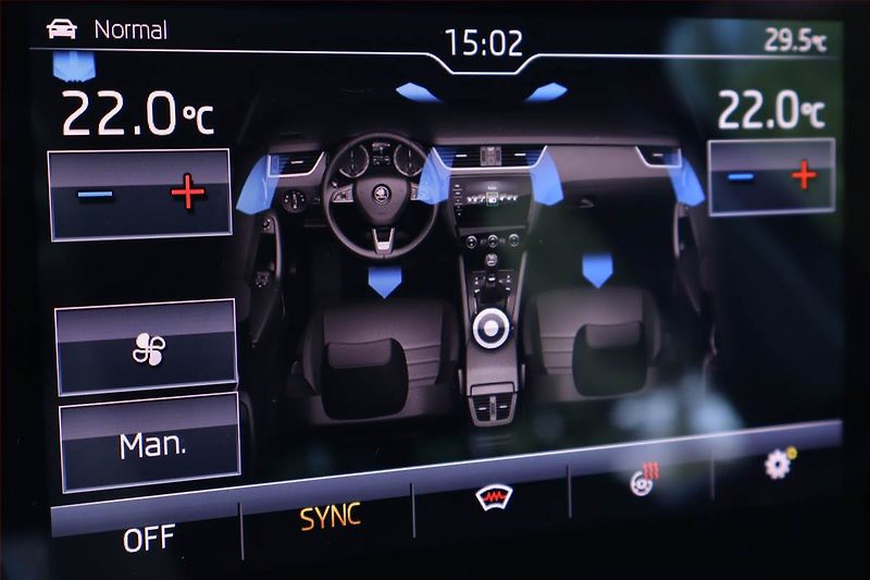 Škoda Octavia (2017) Scout 2.0 TDI, 4X4, Automat - fotka 17 z 27