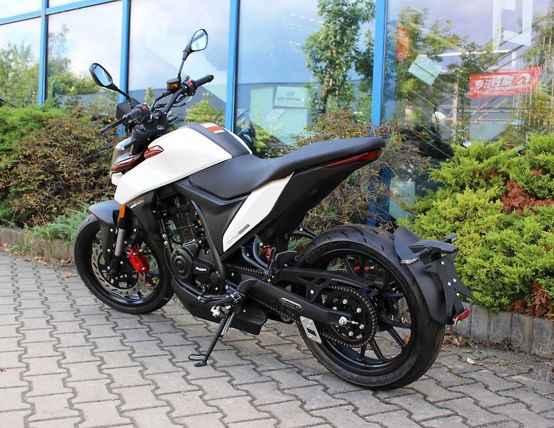 Malaguti (2023) DRAKON 125 2023 AKCE - fotka 3 z 6