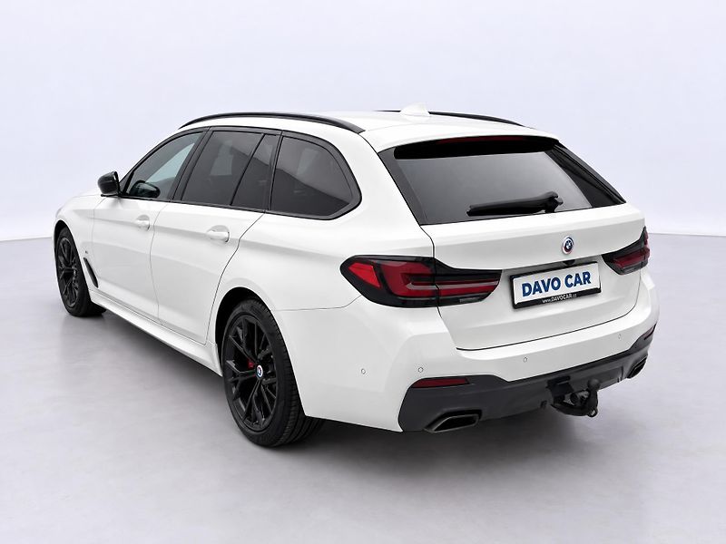 BMW Řada 5 3,0 530d 210kW xD M-Paket DPH - fotka 5 z 33