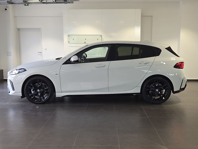BMW Řada 1 (2024) 120i M Sport - fotka 3 z 16