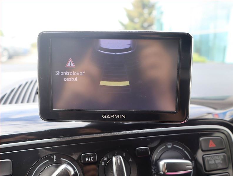 Volkswagen up! (2014) 1.0 MPI, Navi, Tempomat - fotka 19 z 20