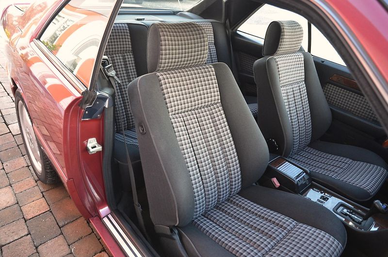 Mercedes-Benz 124 (1988) W124 300 CE 132kW AUTOMAT - fotka 13 z 39
