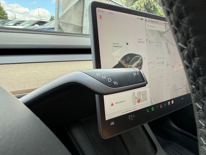 Tesla Model 3 Long Range AWD - fotka 34 z 41