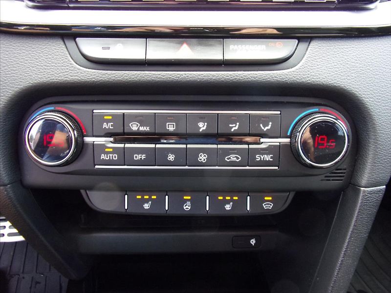 Kia ProCeed 1,5 T-GDI  GT-Line - fotka 26 z 32