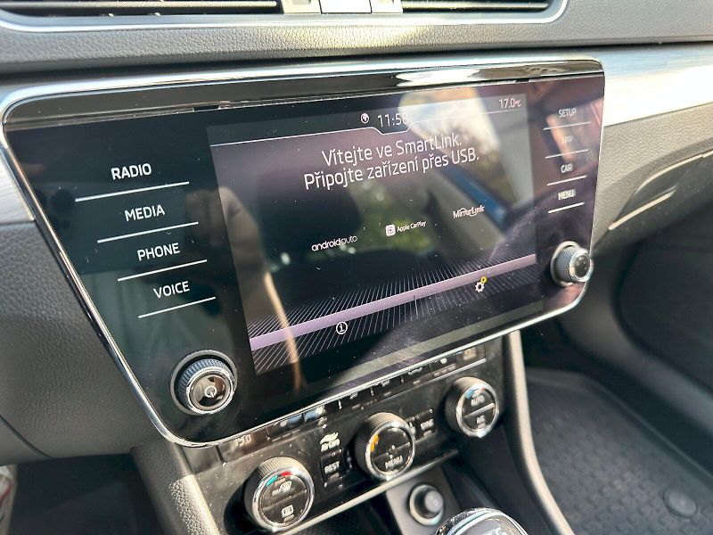 Škoda Superb (2019) 2.0 TSI 200kW AmbitionPlus Com - fotka 15 z 24