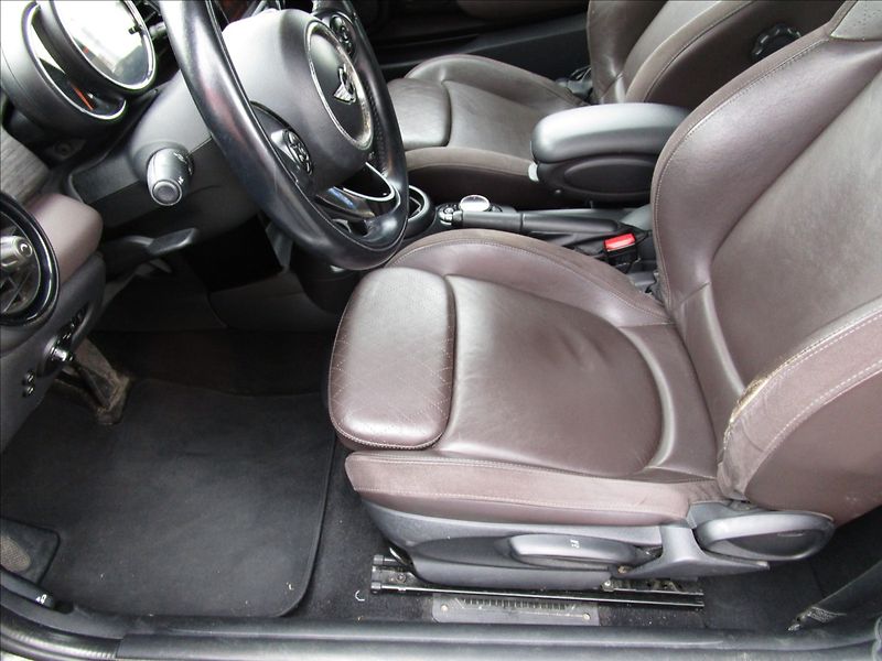 Mini Cooper 1.5D, automat, kůže - fotka 13 z 38