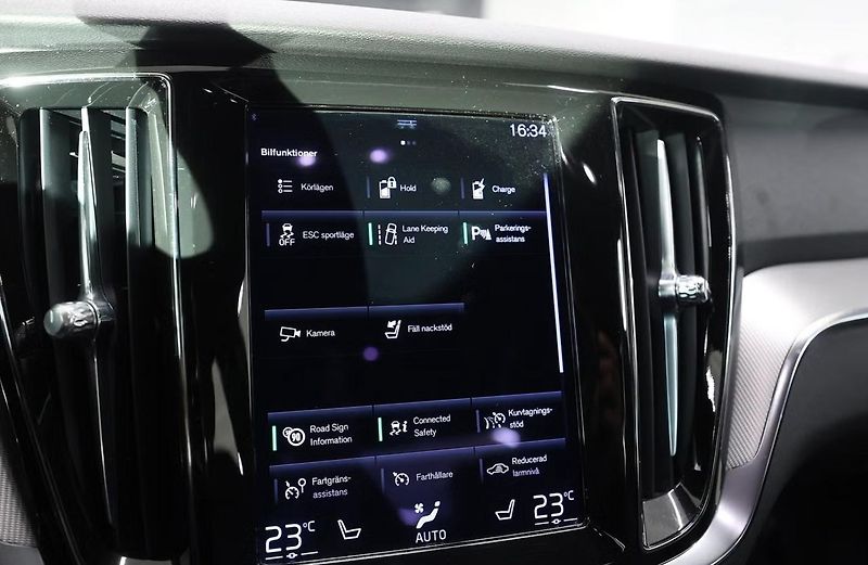 Volvo S60 Recharge T8 AWD R  Kam Tažné - fotka 18 z 19