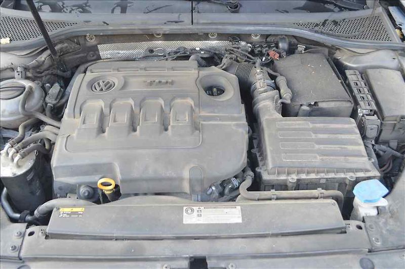 Volkswagen Passat (2017) VARIANT1,6 TDI BMT - fotka 12 z 22