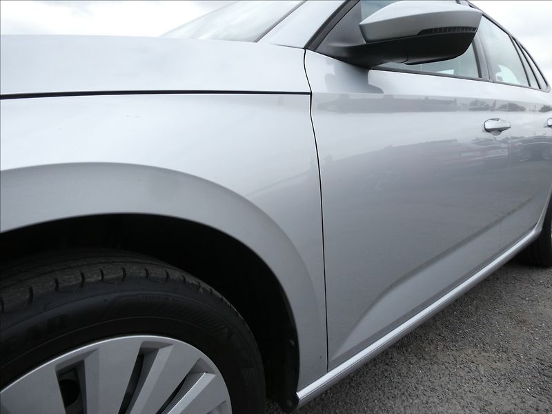 Škoda Scala 1,0 TSi 70kW ČR, DPH, klima - fotka 15 z 38