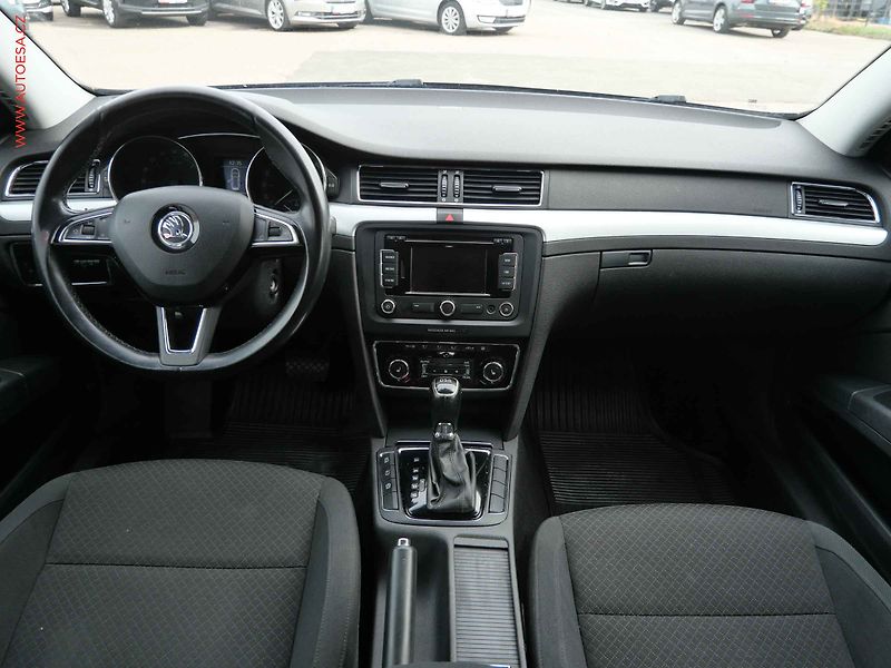 Škoda Superb (2014) 2.0 TDi, DSG, navi, xenon - fotka 8 z 21