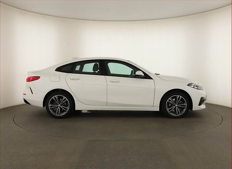 BMW Řada 2 (2023) M Paket 218i Gran Coupé - fotka 6 z 19