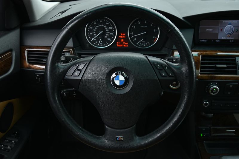 BMW Řada 5 535xi 225kW 4x4 - fotka 14 z 27