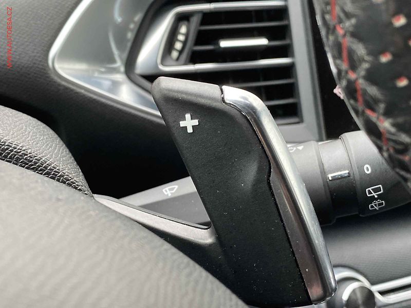 Peugeot 308 (2015) 2.0HDi, GT, AT, LED, kamera - fotka 18 z 18