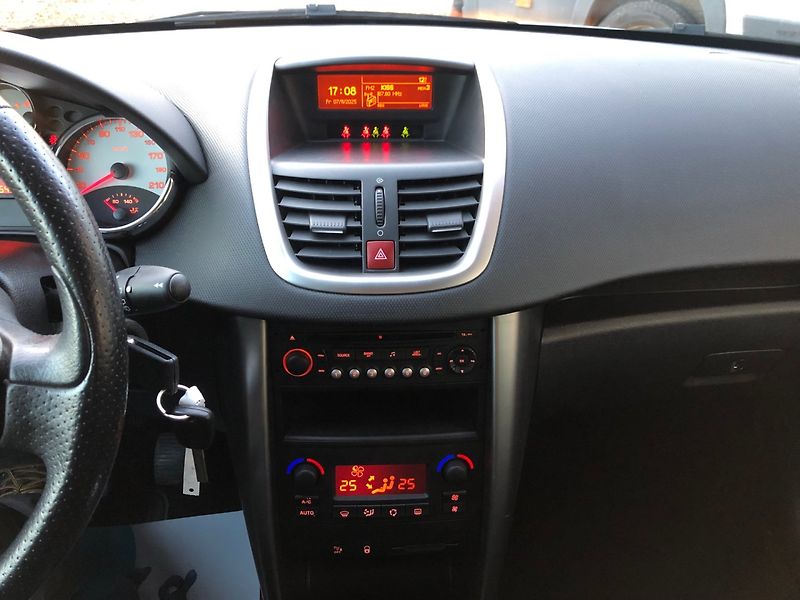 Peugeot 207 (2008) 1.6 HDi OUTDOOR - fotka 19 z 29