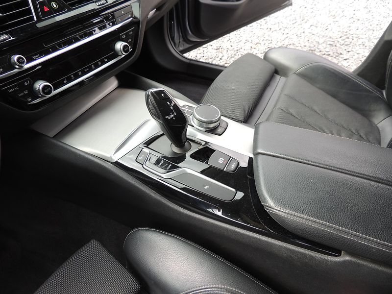 BMW Řada 5 (2017) 520D,Sportline.1.maj,Koup.ČR, - fotka 17 z 44