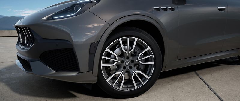 Maserati Grecale (2026) 300 HP *Ventilace*Matrix* - fotka 4 z 8