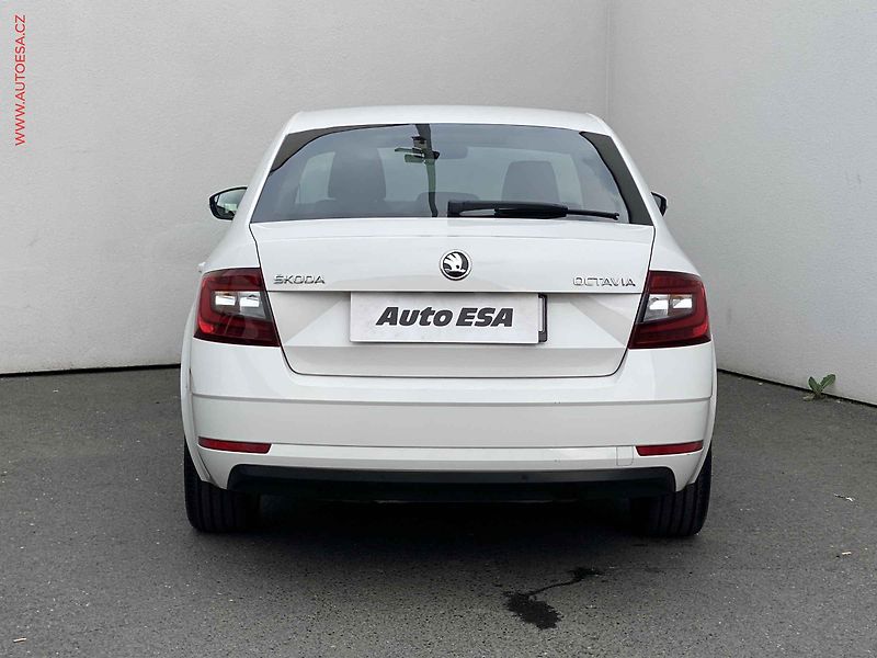Škoda Octavia (2018) 1.6 TDi, ČR, Style, LED - fotka 5 z 18