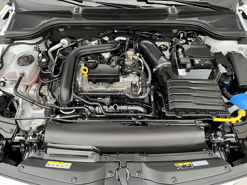 Škoda Kamiq (2024) 1,0TSI 85KW SELECTION - fotka 17 z 23