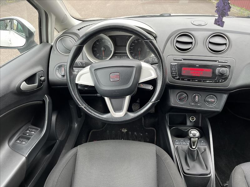 Seat Ibiza 1.6 TDi SPORT KLIMA  ROZVODY - fotka 14 z 31
